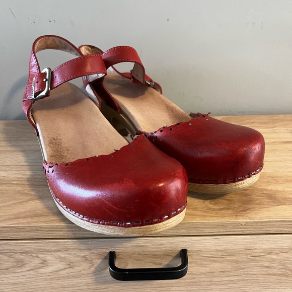 Dansko Red Leather Marta Women's Clog Mary Jane Sandals with Buckle EU 40 US 9 - Picture 4 of 10